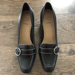 Joan & David black comfort heels